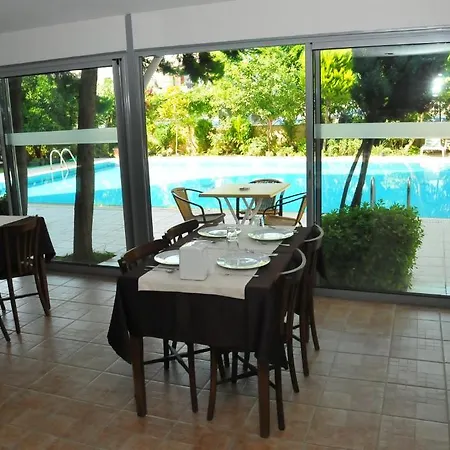 Anfora Hotel 3*